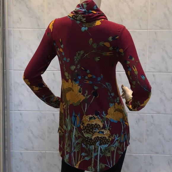 Long sleeve cowl neck floral print tunic top. - Picture 7 of 7